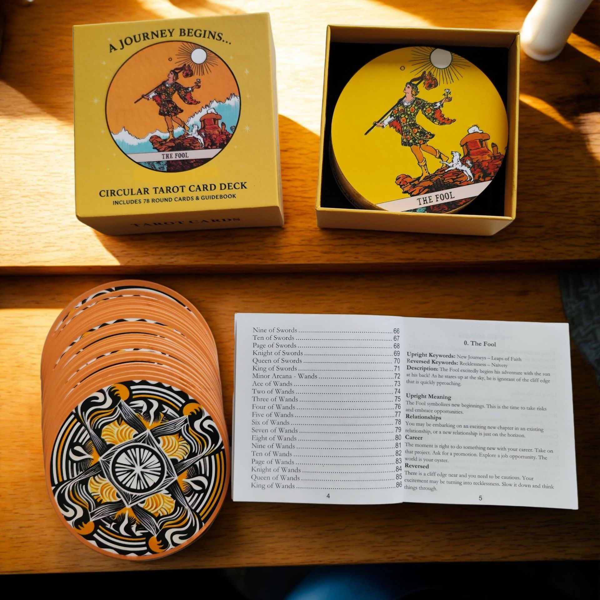 Tarot Deck With Guidebook - Mazzo di Carte dei Tarocchi Circolari